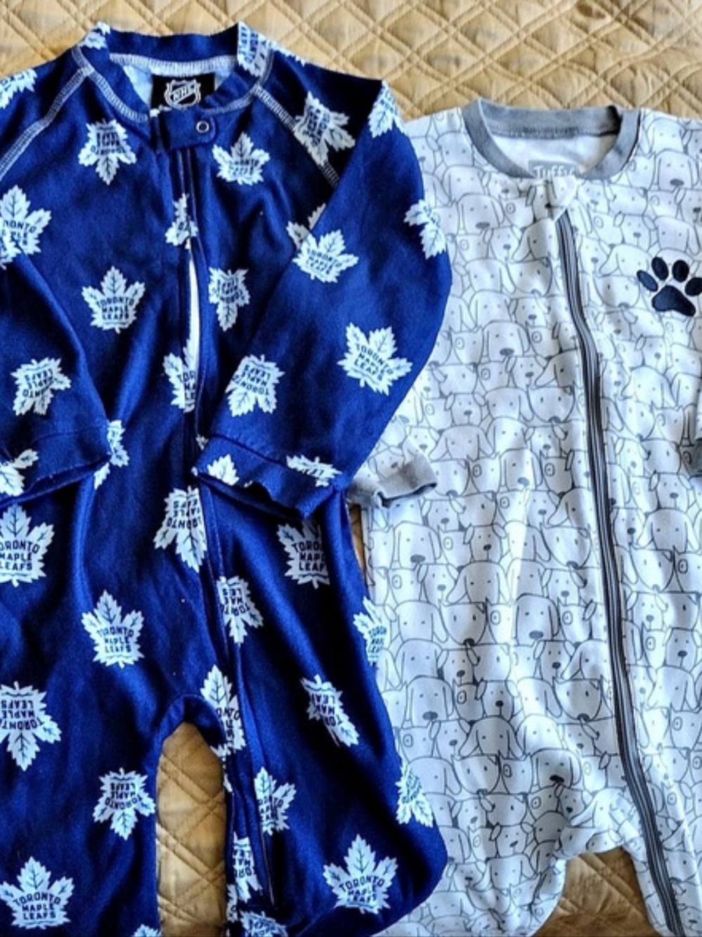 2 Baby Footed Pajamas 24M Blue NHL & White Tuffy